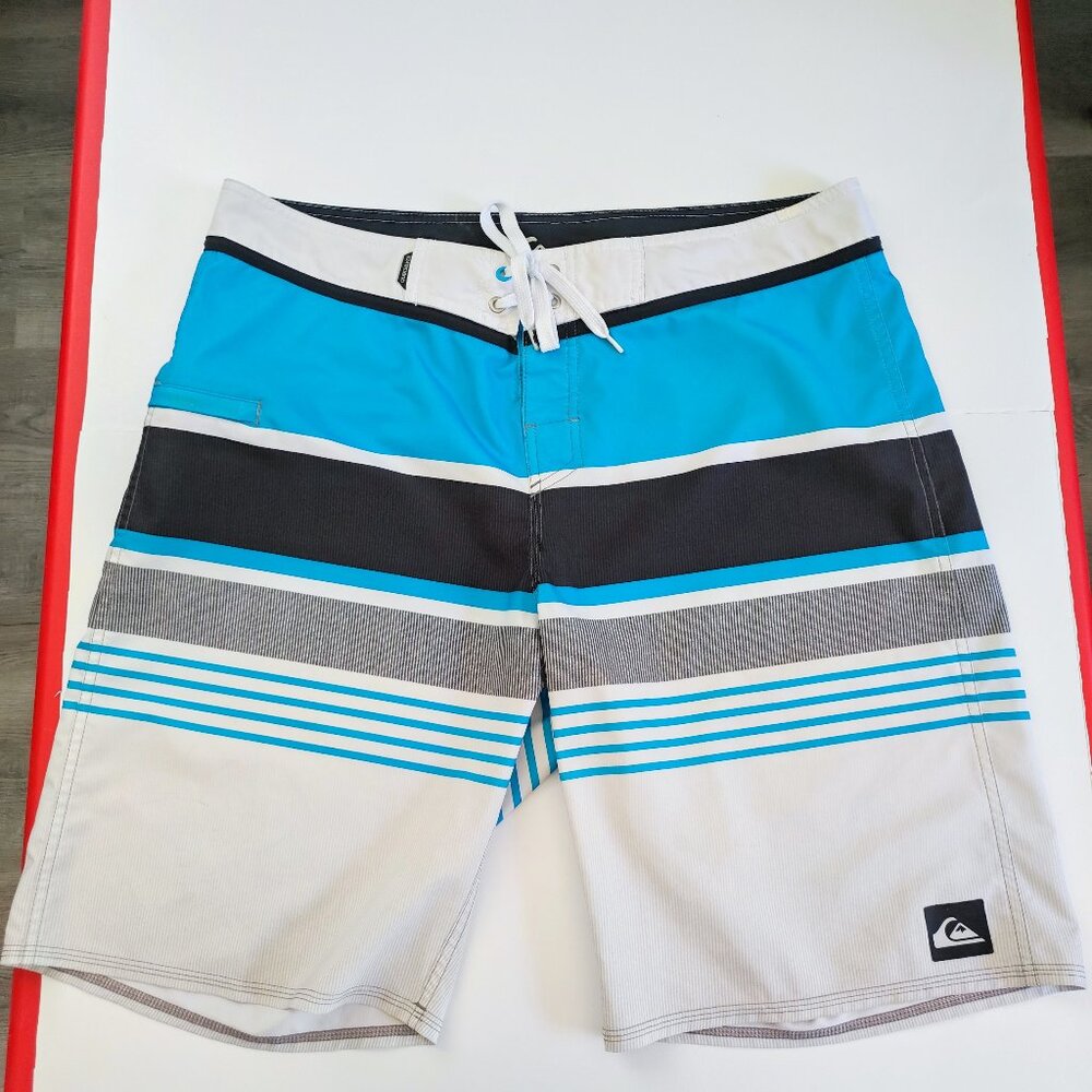 Quiksilver board shorts blue with stripes men's size L - XL ?